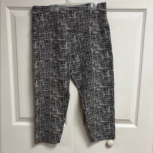 Stylish Black and White Cropped Leggings